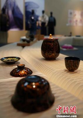 中國文化產(chǎn)業(yè)創(chuàng)意創(chuàng)業(yè)人才扶持計劃作品展開幕